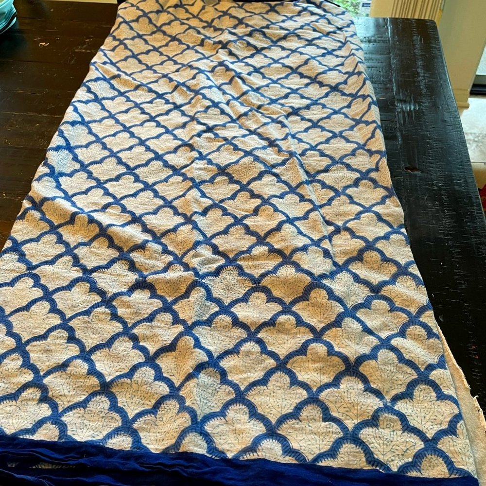 Roberta Roller Rabbit Wrap/Tapestry